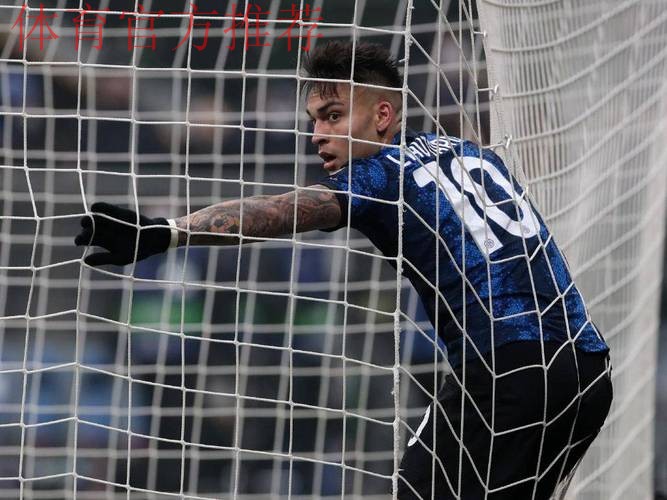 意甲领头羊易主！德布劳内点射，那不勒斯3-1国米争议声中登顶